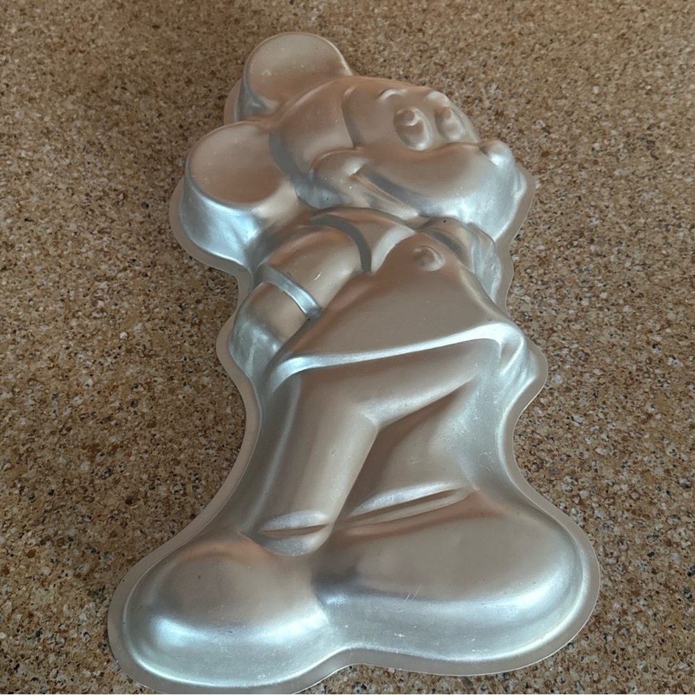 Walt Disney Wilton Mickey Mouse Full Body Cake Pan 1976 Vintage Aluminum